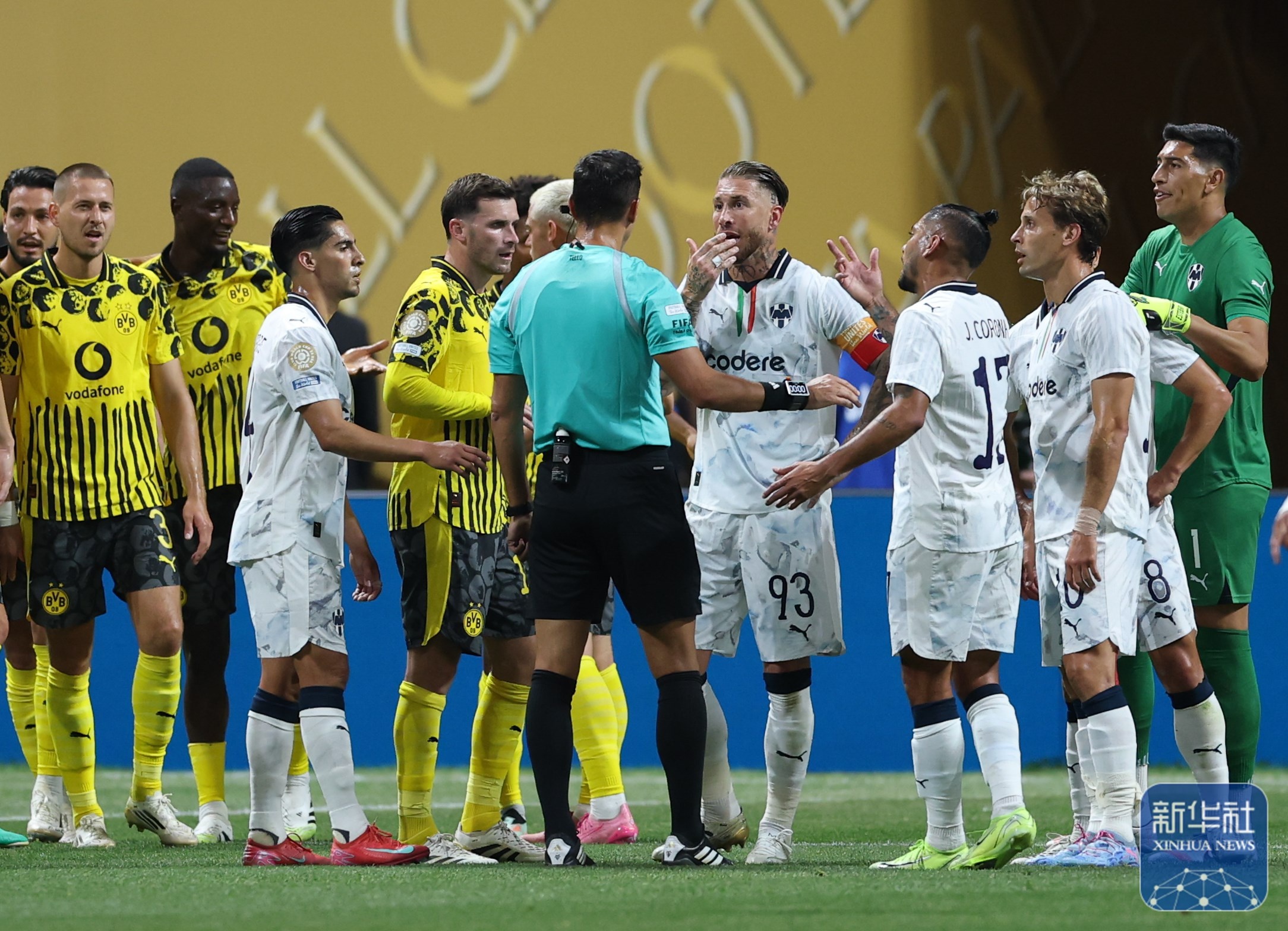 冲刺阶段突围战来临，多特蒙德围绕德国杯调整名单，悬念犹存，年轻球员得到机会的简单介绍