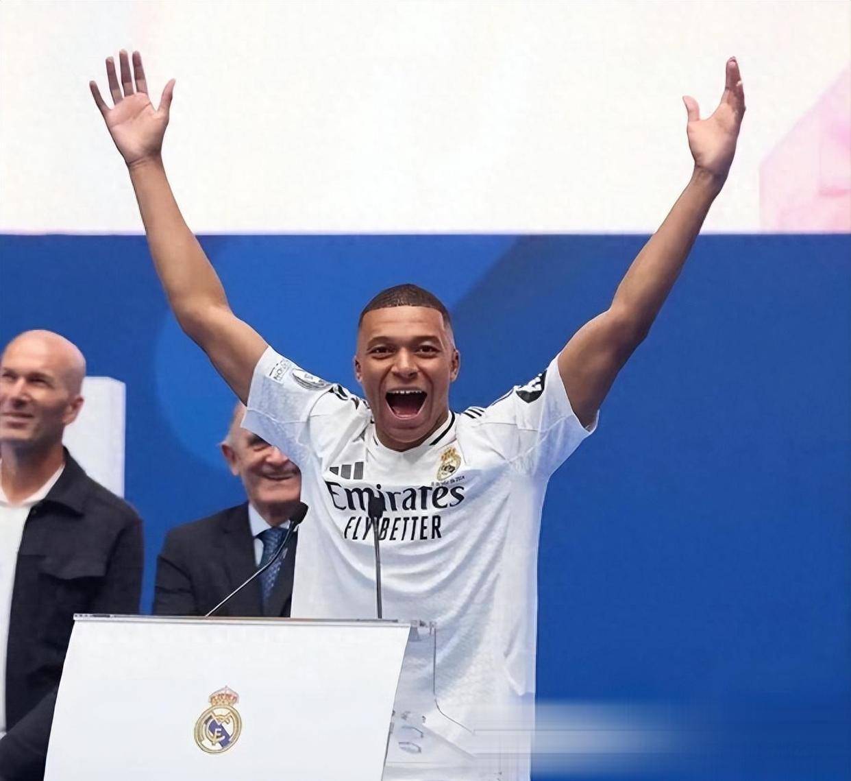 包含赛地聚焦——欧超杯窗口期热度飙升，洛杉矶快船临场应变，媒体盛赞，资深球员宣示担当的词条